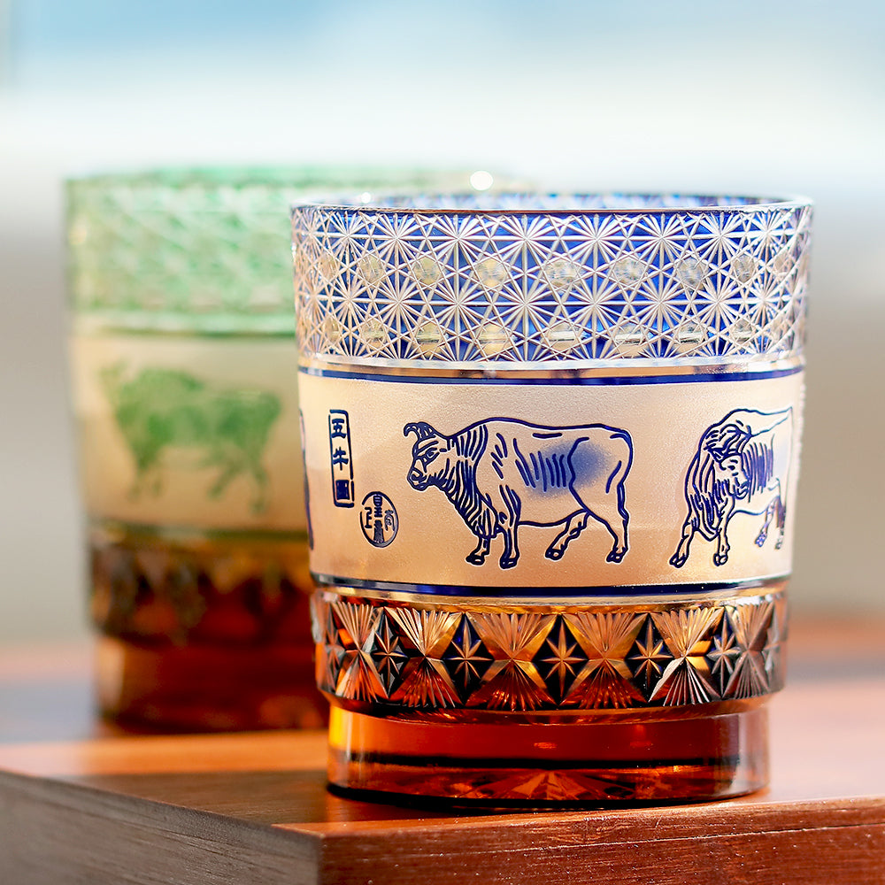 JP-023 240ml Handcrafts Blue Amber Whiskey Glass With Engraved Chinese Characteristics--painting five cows