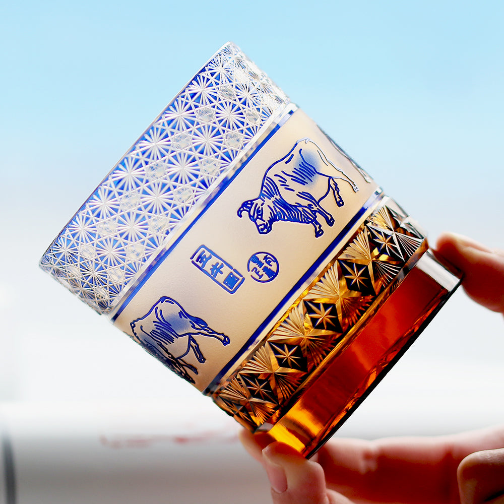 JP-023 240ml Handcrafts Blue Amber Whiskey Glass With Engraved Chinese Characteristics--painting five cows