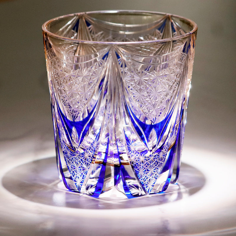 JP-115 32 cl Handcrafts Blue Amber Multilayer Colored Crystal Glass Whisky Tumbler Edo Kiriko's Hand Cutting Sail And Chrysanthemum Mesh Edo Kiriko Old Fashioned Glass With Gift Box