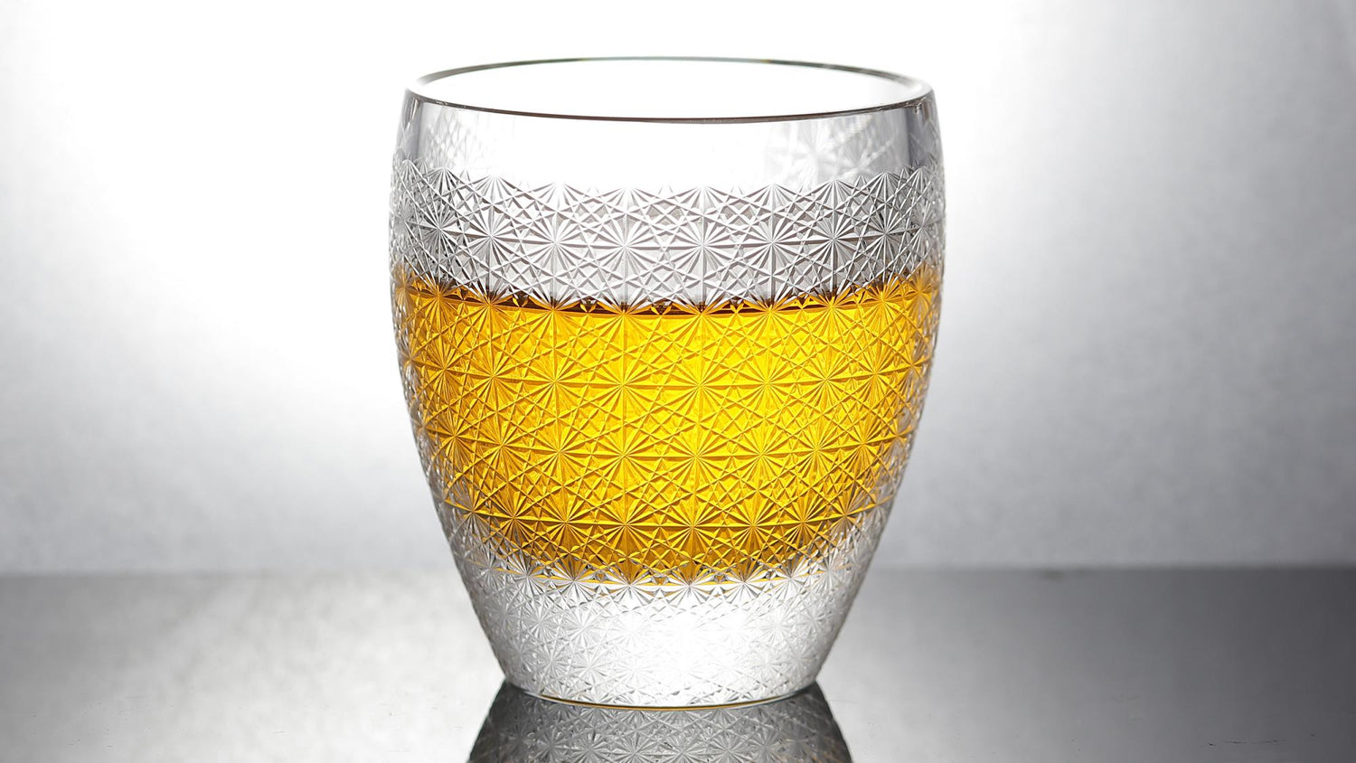 JINEE.GLASS Ripple Glass Cup with Gold Trim – JINEE STORE